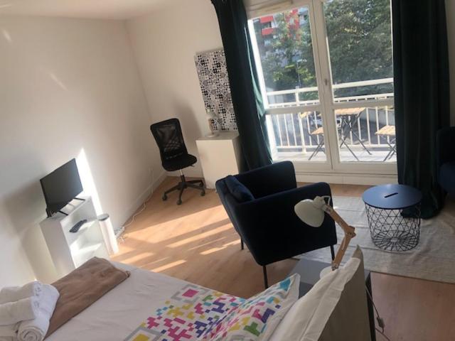 Rond Point Studio Cosy Et Central Avec Balcon Saint-Etienne  Eksteriør bilde